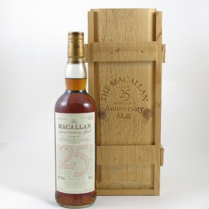 Macallan 1975 Anniversary Malt 25 Year Old front