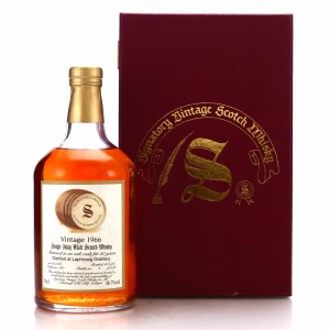 Laphroaig 1966 Signatory Vintage 30 Cask 560