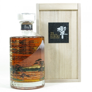 Hibiki 21 Year Old Mount Fuji Limited Edition / Wooden Box