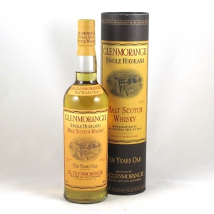 Glenmorangie 10 Year Old Signed by the 16 Men of Tain (2004) Front