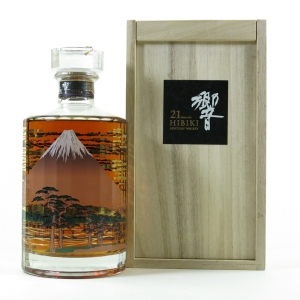 Hibiki 21 Year Old Mount Fuji Limited Edition / Wooden Box