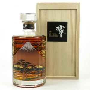 Hibiki 21 Year Old Mount Fuji Limited Edition / Wooden Box