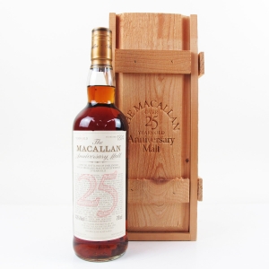 Macallan 1975 Anniversary Malt 25 Year Old