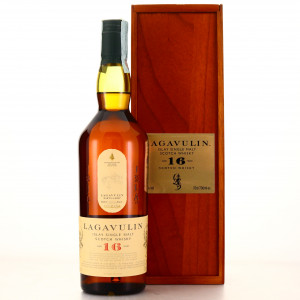 Lagavulin 16 Wooden Box