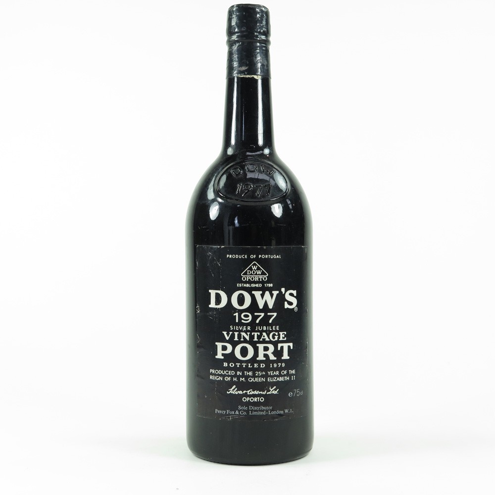 Dow's 1977 Vintage Port / Silver Jubilee Whisky Auctioneer