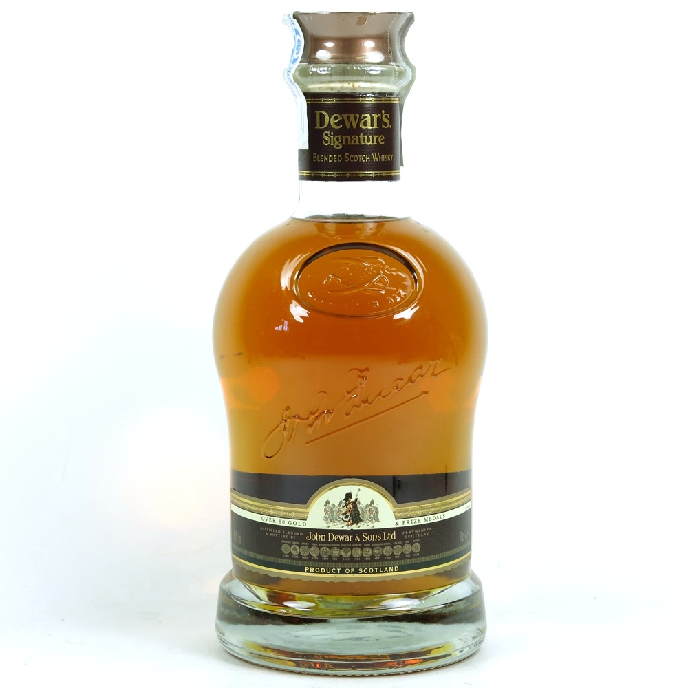 Dewar's Signature Whisky Auctioneer